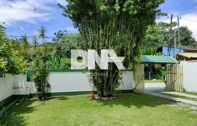 Imagem: A casa possui 3 Dormitórios, 5 Banheiros, 2 Vagas na garagem