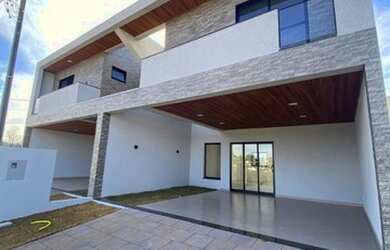 Imagem: A casa em condomínio possui 3 Dormitórios, 3 Banheiros, 2