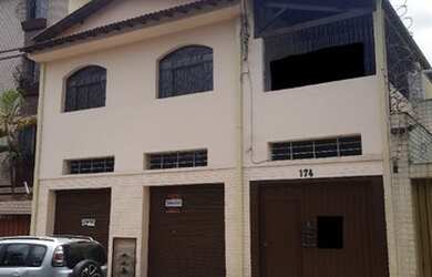 Imagem: A casa possui 5 Dormitórios, 3 Banheiros, 5 Vagas na garagem