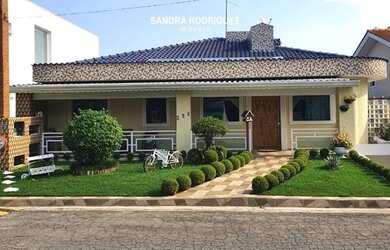 Imagem: A casa em condomínio possui 3 Dormitórios, 3 Banheiros, 5