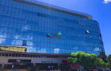 Imagem: O depósito possui 1 Vaga na garagem e 213m² de Área e está