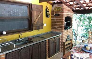 Imagem: A casa em condomínio possui 3 Dormitórios, 3 Banheiros, 2