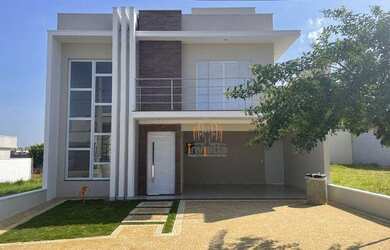 Imagem: A casa em condomínio possui 3 Dormitórios, 3 Banheiros, 2