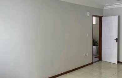 Imagem: O apartamento possui 2 Dormitórios, 1 Banheiro, 2 Vagas na