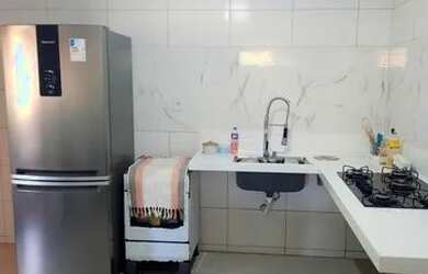 Imagem: A casa possui 2 Dormitórios, 1 Vaga na garagem e está localizado