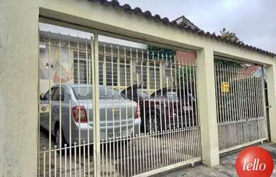 Imagem: A casa possui 5 Dormitórios, 3 Banheiros, 2 Vagas na garagem