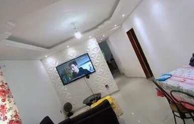 Imagem: A casa possui 3 Dormitórios, 2 Banheiros, 1 Vaga na garagem