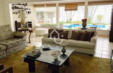 Imagem: A casa em condomínio possui 5 Dormitórios, 5 Banheiros, 4