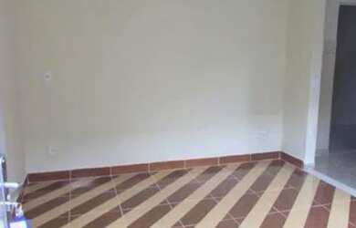 Imagem: A casa possui 1 Dormitório, 1 Banheiro e está localizado