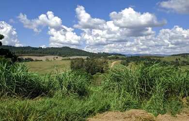 Imagem: O terreno possui 700m² de Área, Imóvel novo e está localizado