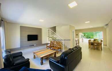 Imagem: A casa em condomínio possui 4 Dormitórios, 4 Banheiros, 2