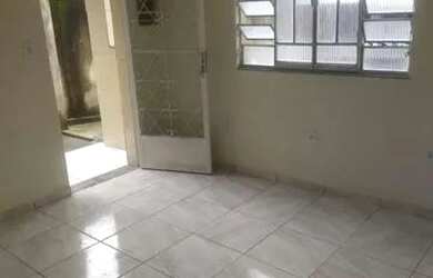 Imagem: A casa possui 2 Dormitórios, 1 Banheiro, Imóvel novo e está