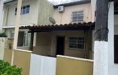 Imagem: A casa possui 3 Dormitórios, 2 Banheiros, 1 Vaga na garagem