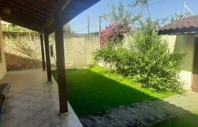 Imagem: A casa possui 3 Dormitórios, 3 Banheiros, 5 Vagas na garagem