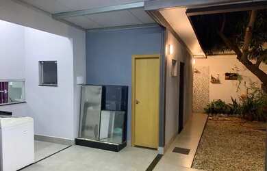 Imagem: A casa possui 3 Dormitórios, 3 Banheiros, 3 Vagas na garagem