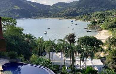 Imagem: A casa em condomínio possui 5 Dormitórios, 5 Banheiros, 5