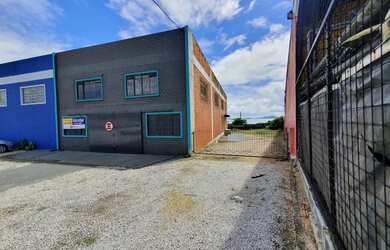 Imagem: O depósito possui 5 Vagas na garagem e 363m² de Área e está