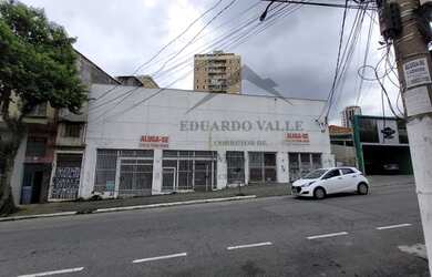 Imagem: O depósito possui 5 Vagas na garagem, 760m² de Área e está