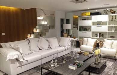 Imagem: A casa em condomínio possui 4 Dormitórios, 5 Banheiros, 3