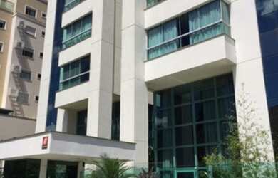 Imagem: O apartamento possui 3 Dormitórios, 4 Banheiros, 2 Vagas na