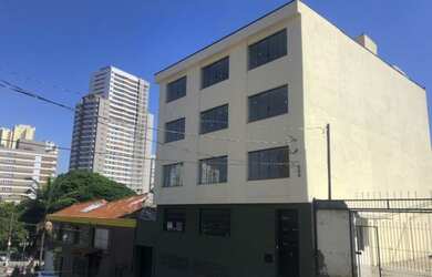 Imagem: O depósito possui 5 Vagas na garagem, 1.023m² de Área e