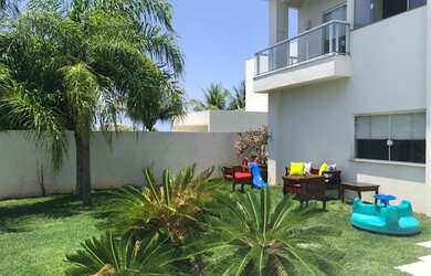 Imagem: A casa em condomínio possui 4 Dormitórios, 5 Banheiros, 4