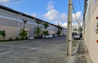 Imagem: O depósito possui 5 Vagas na garagem, 624m² de Área e está