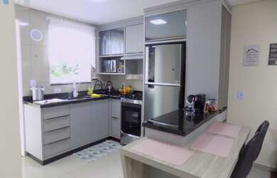 Imagem: A casa em condomínio possui 2 Dormitórios, 3 Banheiros, 2