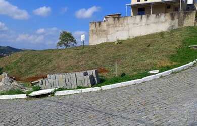 Imagem: O terreno possui 299m² de Área e está localizado em Arsenal