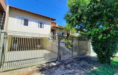 Imagem: A casa possui 3 Dormitórios, 4 Banheiros, 4 Vagas na garagem