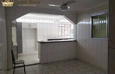 Imagem: A casa possui 3 Dormitórios, 3 Banheiros, 5 Vagas na garagem