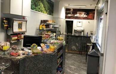 Imagem: O depósito possui 4 Vagas na garagem, 132m² de Área e está