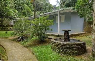 Imagem 7: Sítio Mangaratiba. PiscinaeChurrasqueira