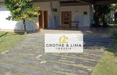 Imagem: A casa possui 4 Dormitórios, 5 Banheiros, 5 Vagas na garagem