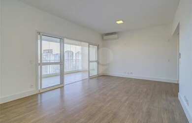 Imagem 3: Andar alto, vista expetacular e ao lado do metrô Campo Belo