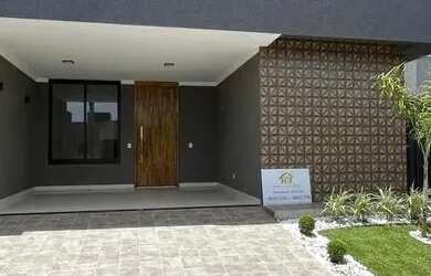 Imagem: A casa em condomínio possui 3 Dormitórios, 2 Banheiros, 2