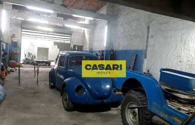 Imagem: O depósito possui 5 Vagas na garagem e 127m² de Área e está