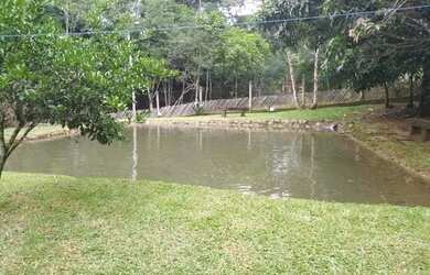 Imagem 10: Sítio Mangaratiba. PiscinaeChurrasqueira