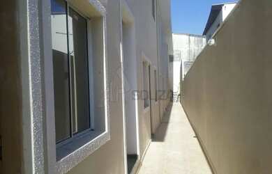 Imagem: A casa em condomínio possui 2 Dormitórios, 1 Banheiro, 1 Vaga