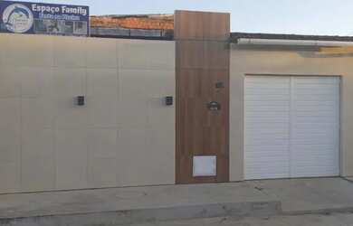 Imagem: A casa possui 1 Dormitório, 3 Banheiros, 1 Vaga na garagem