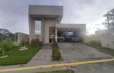 Imagem: A casa possui 3 Dormitórios, 3 Banheiros, 4 Vagas na garagem