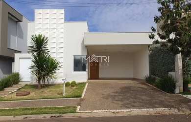 Imagem: A casa em condomínio possui 3 Dormitórios, 3 Banheiros, 2