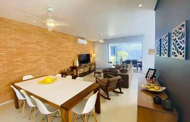 Imagem: A casa em condomínio possui 4 Dormitórios, 4 Banheiros, 3