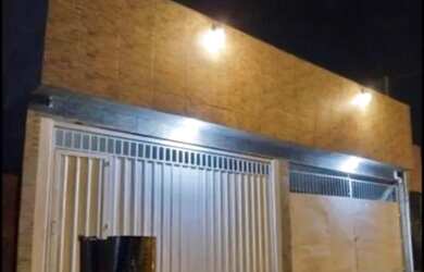 Imagem: A casa possui 2 Dormitórios, 1 Banheiro, 1 Vaga na garagem