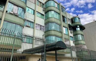 Imagem 1: Maravilhoso apt. de dois quartos no Cruzeiro novo todo reformado no porcelanato...