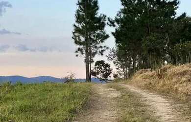 Imagem: O terreno possui 1.000m² de Área e está localizado em Parque