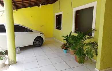 Imagem: A casa possui 3 Dormitórios, 2 Banheiros, 1 Vaga na garagem