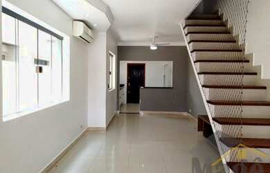 Imagem: A casa possui 2 Dormitórios, 3 Banheiros, 2 Vagas na garagem