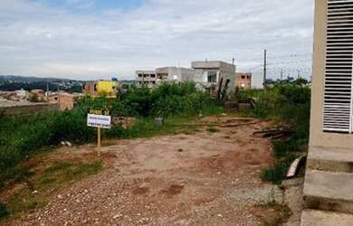 Imagem: O terreno possui 140m² de Área e está localizado em Parque