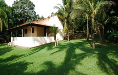 Imagem: A chácara possui 5.000m² de Área e está localizado em Baunilha